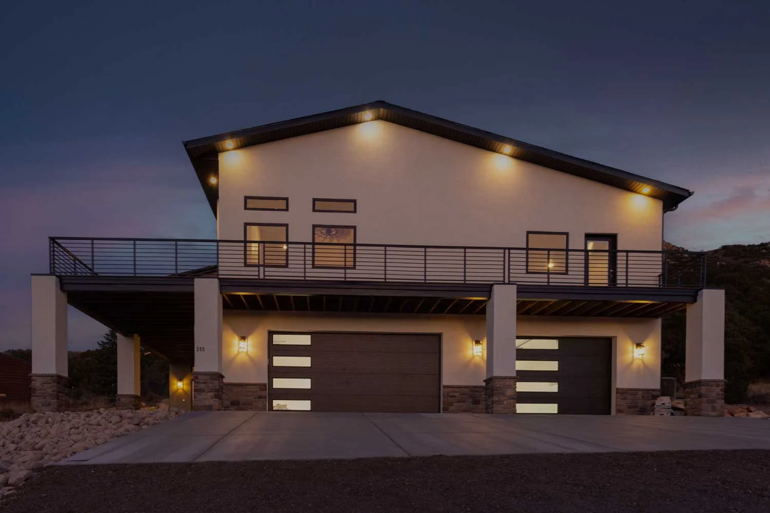 Entertainers Oasis Custom Home Gallery Cover - Choice Builders